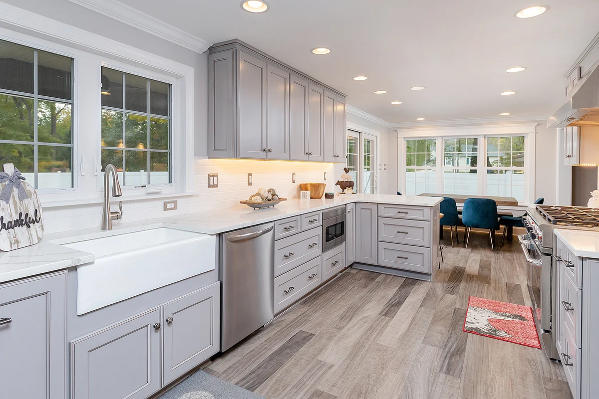 Transitional kitchen cabinetry