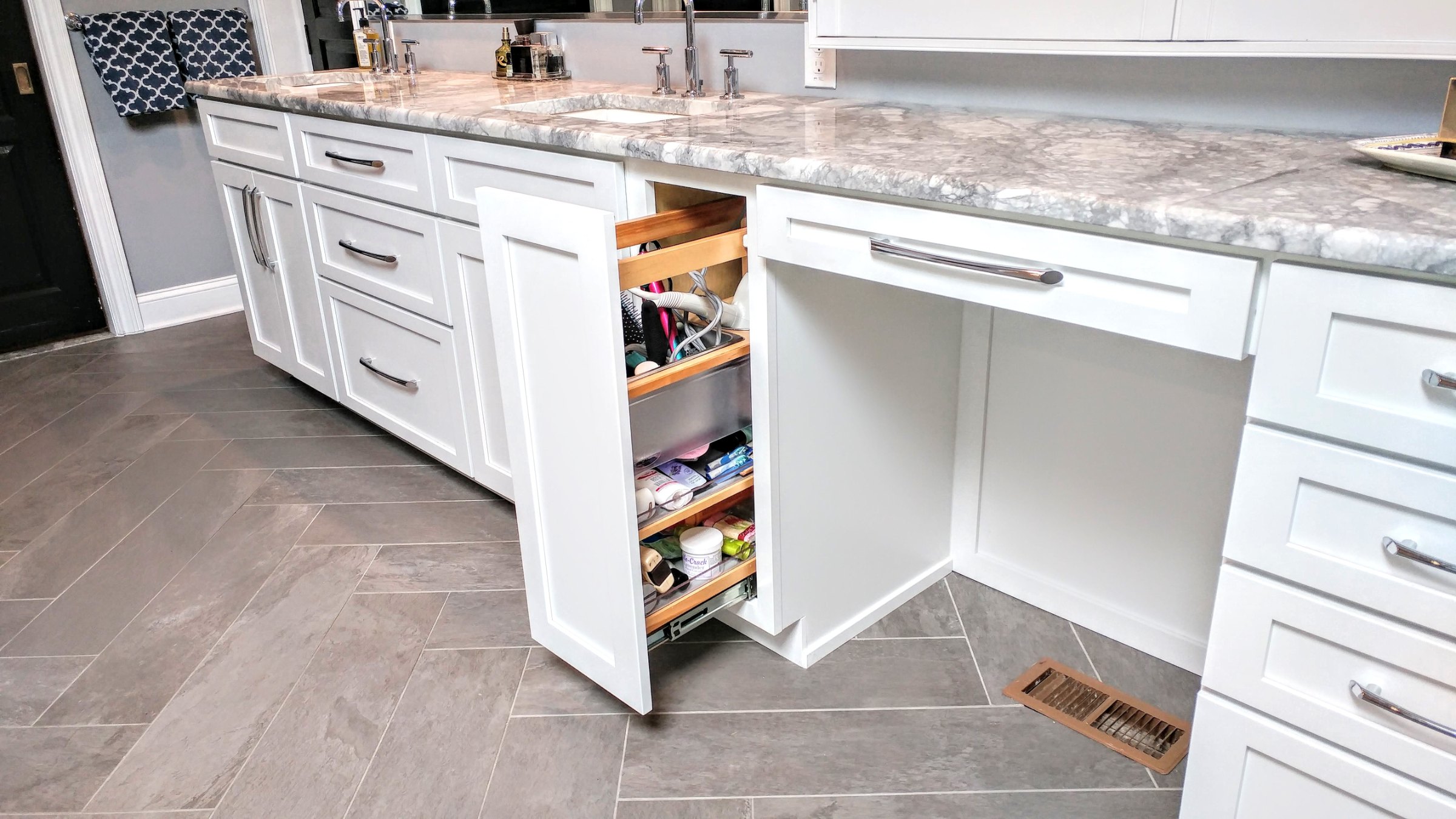Bathroom project by The Cabinet Coach: Clean Reformation