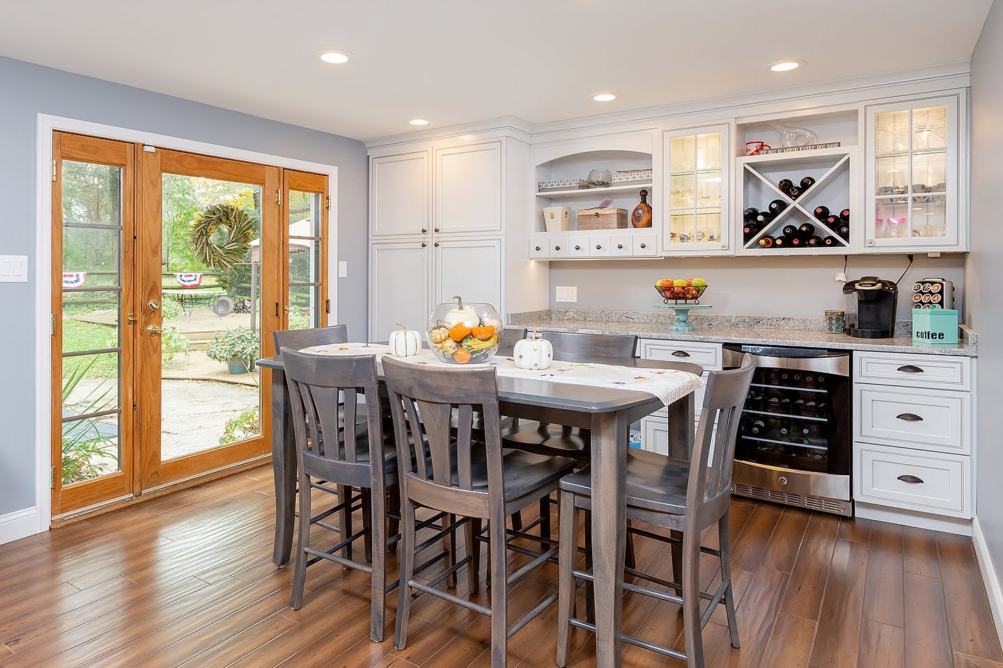 Kitchen project by The Cabinet Coach: White Kitchen