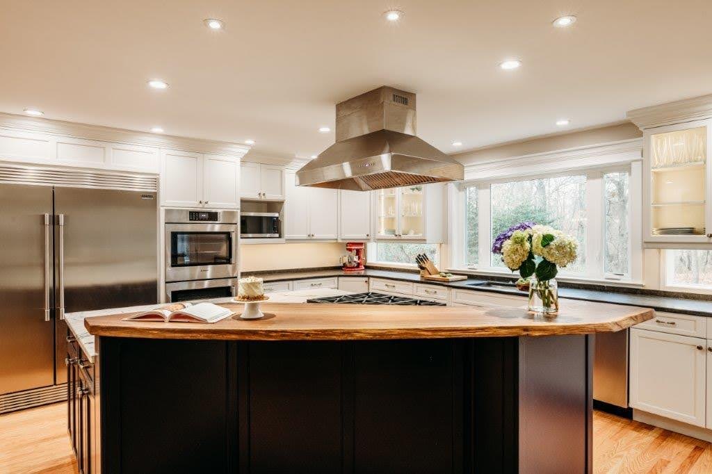 Kitchen project by The Cabinet Coach: Live-Edge Wood