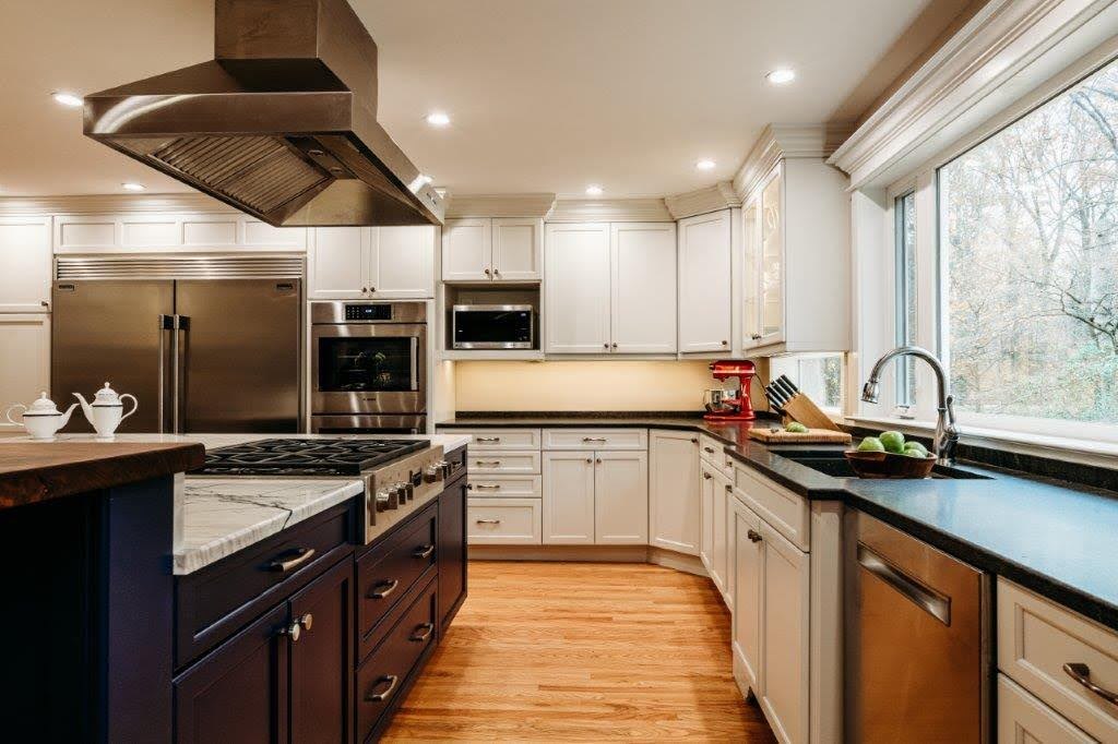 Kitchen project by The Cabinet Coach: Live-Edge Wood